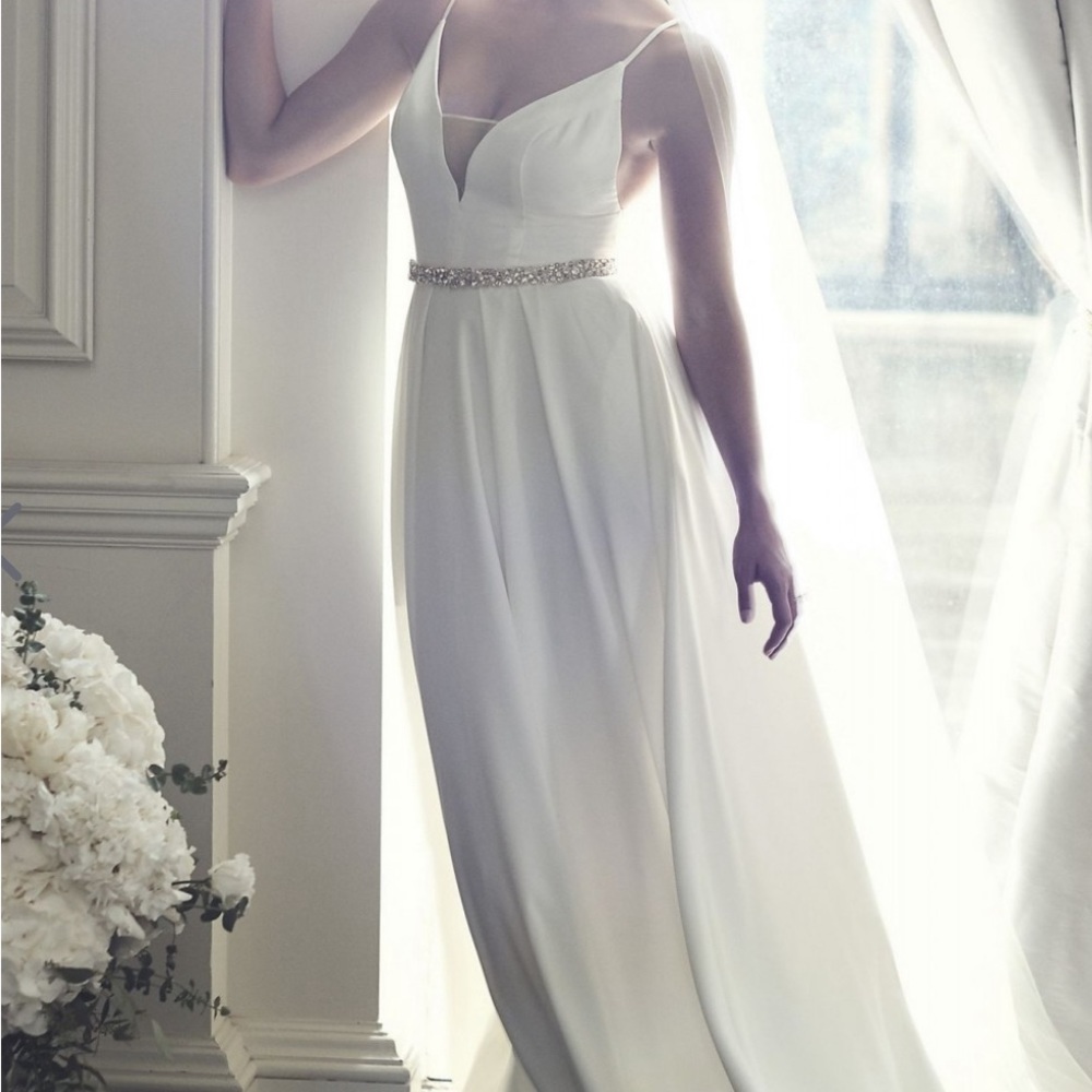 Illusion Deep-V Spaghetti Plus Size Wedding Dress - Sz 22 (Ivory)